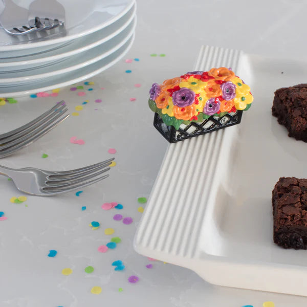 A409 Love Blooms Here -- Flower Box Mini