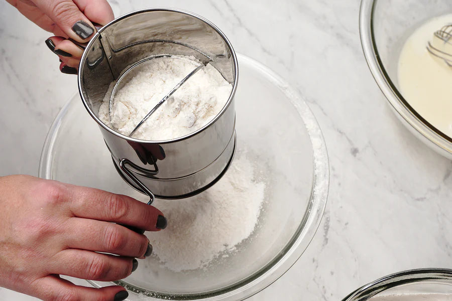 Crank Flour Sifter 3 Cup