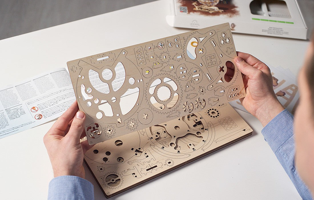 UGears Globus